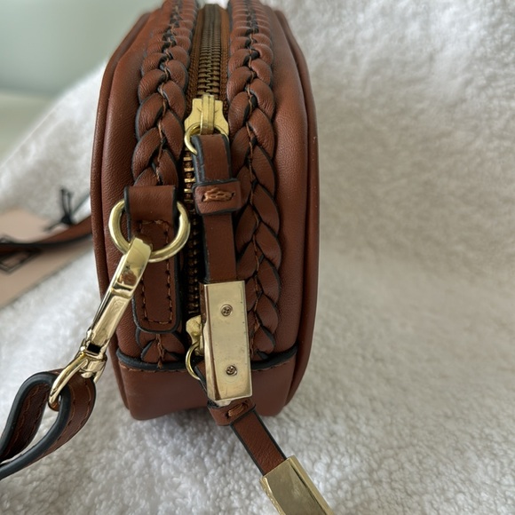 Ivanka Trump Briarcliff Saddle cross body purse - Picture 2 of 6